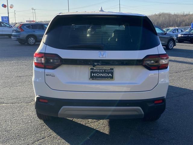 new 2025 Honda Pilot car, priced at $45,405