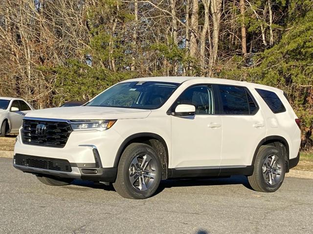 new 2025 Honda Pilot car, priced at $45,405