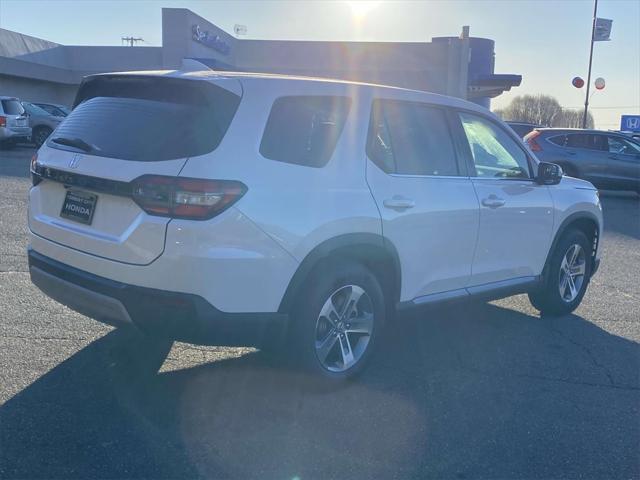 new 2025 Honda Pilot car, priced at $45,405