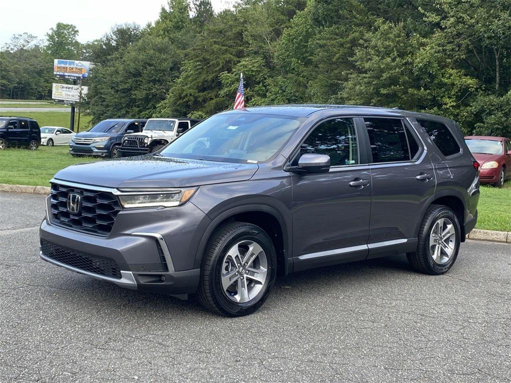 new 2025 Honda Pilot car, priced at $45,725
