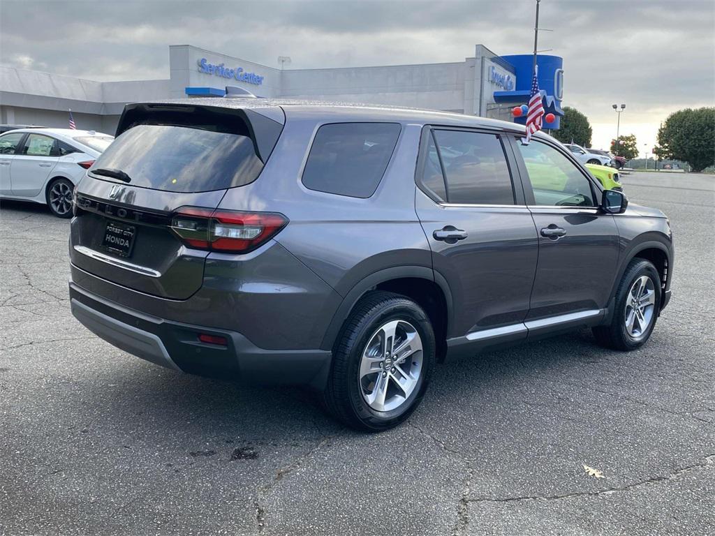 new 2025 Honda Pilot car, priced at $45,725