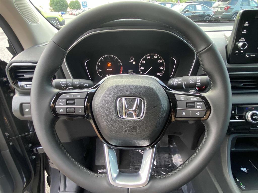 new 2025 Honda Pilot car, priced at $45,725