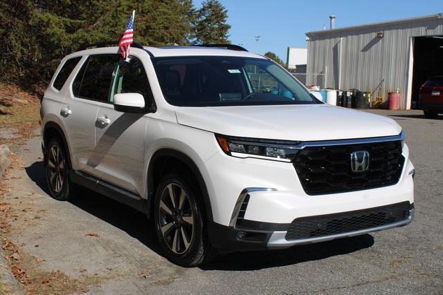 new 2025 Honda Pilot car, priced at $49,350