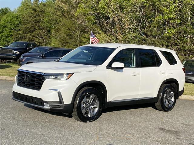 new 2025 Honda Pilot car, priced at $45,405
