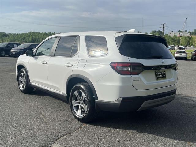 new 2025 Honda Pilot car, priced at $45,405