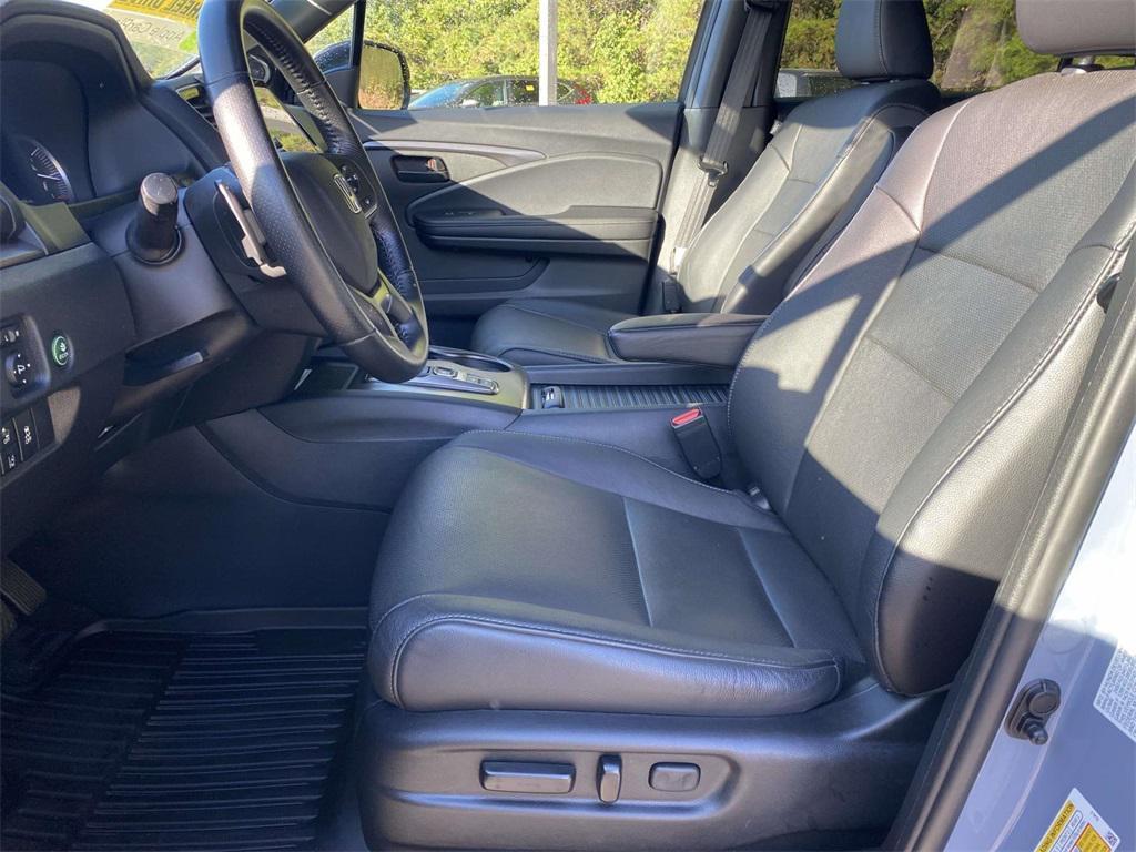 used 2022 Honda Passport car, priced at $33,406