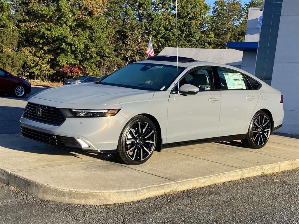 new 2025 Honda Accord Hybrid car, priced at $40,950