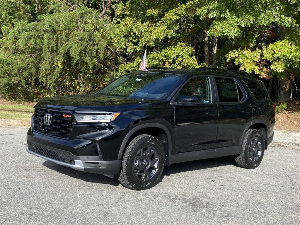 new 2025 Honda Pilot car, priced at $50,895