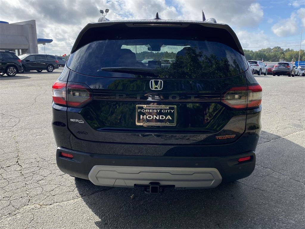 new 2025 Honda Pilot car, priced at $50,895