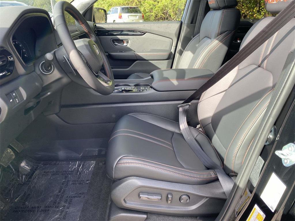new 2025 Honda Pilot car, priced at $50,895