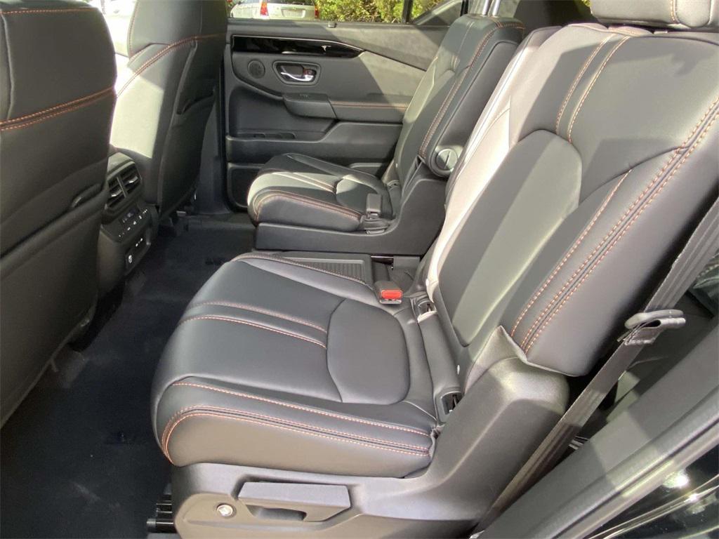 new 2025 Honda Pilot car, priced at $50,895