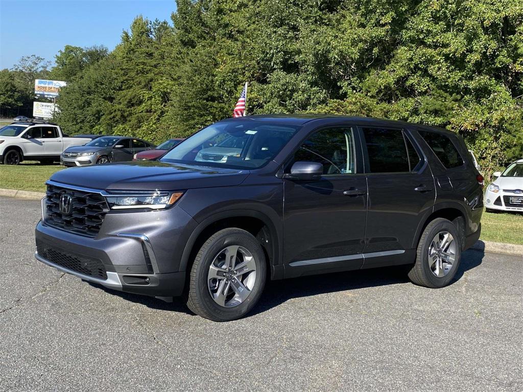 new 2025 Honda Pilot car, priced at $44,995