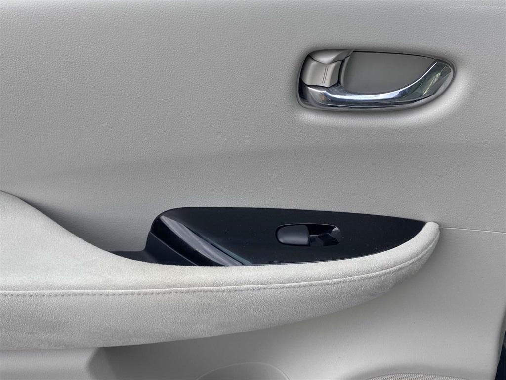 used 2013 Nissan Leaf car, priced at $5,700