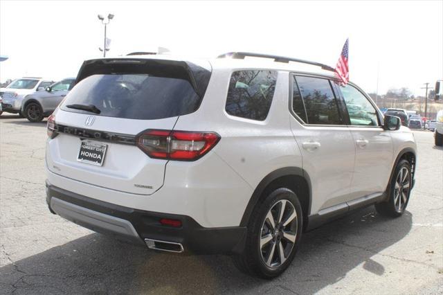 used 2025 Honda Pilot car, priced at $46,771