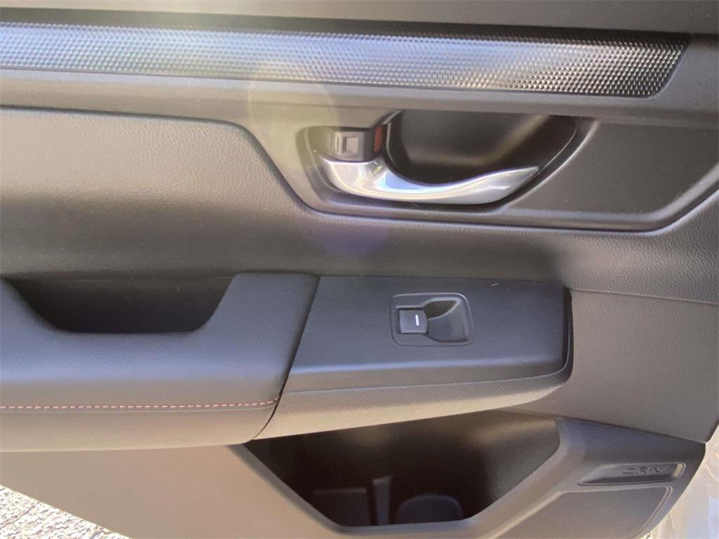 used 2025 Honda CR-V Hybrid car, priced at $37,098