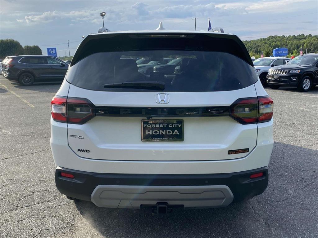 new 2025 Honda Pilot car, priced at $51,350