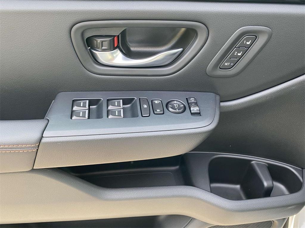 new 2025 Honda Pilot car, priced at $51,350