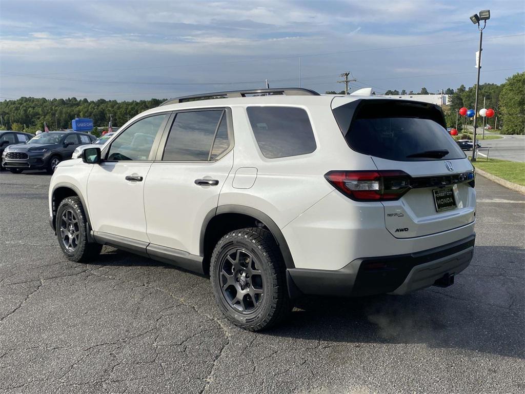 new 2025 Honda Pilot car, priced at $51,350