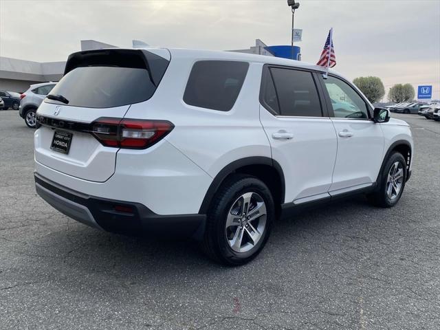 new 2025 Honda Pilot car, priced at $45,405