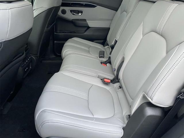 new 2025 Honda Pilot car, priced at $45,405