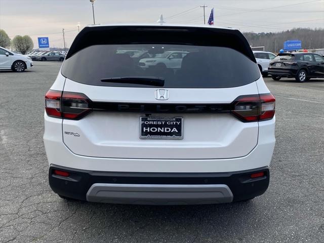 new 2025 Honda Pilot car, priced at $45,405