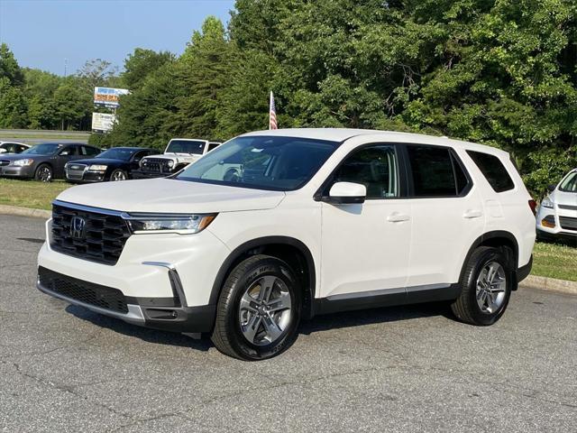new 2025 Honda Pilot car, priced at $45,405
