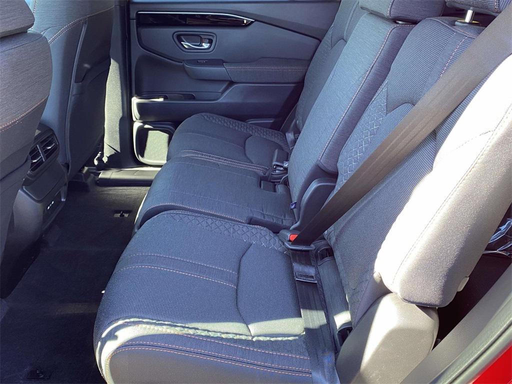 new 2025 Honda Pilot car, priced at $44,250