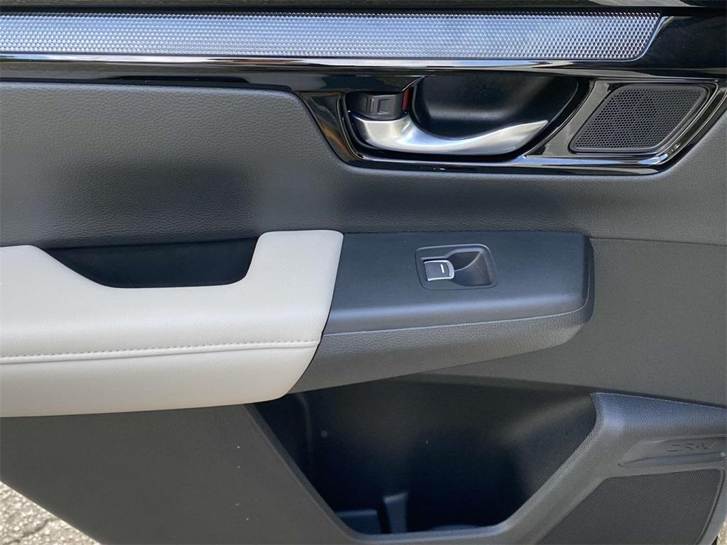 used 2025 Honda CR-V car, priced at $38,487