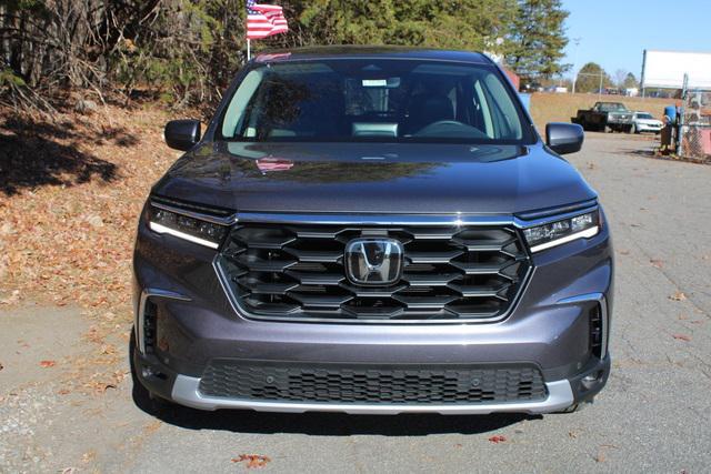 new 2025 Honda Pilot car, priced at $45,625