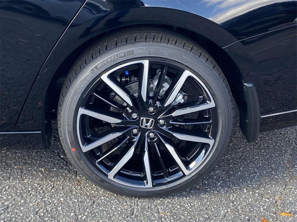 new 2025 Honda Accord Hybrid car, priced at $40,495