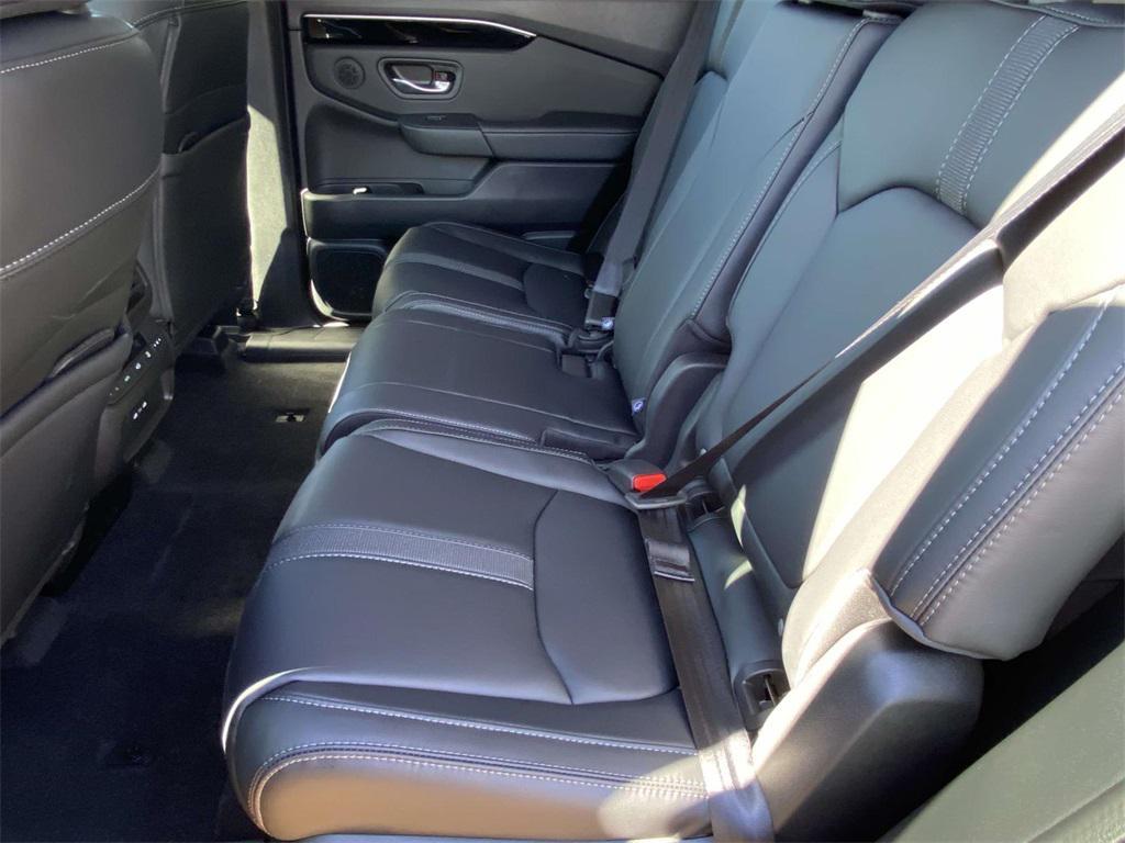 new 2025 Honda Pilot car, priced at $45,450