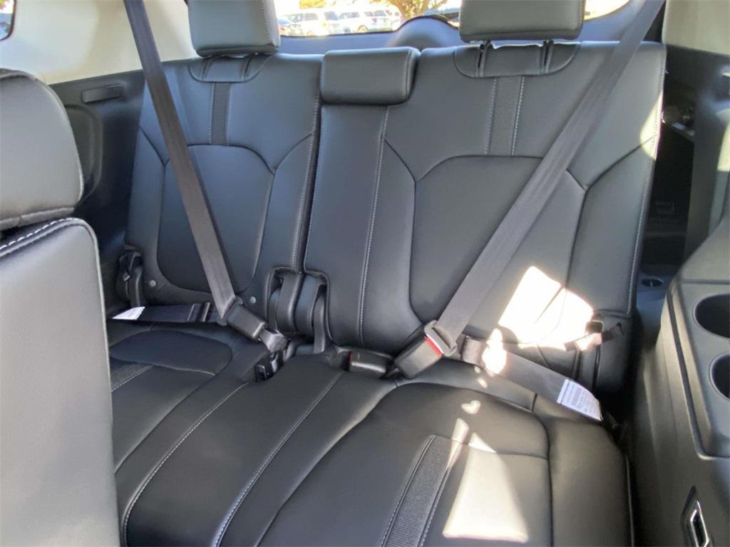 new 2025 Honda Pilot car, priced at $45,450