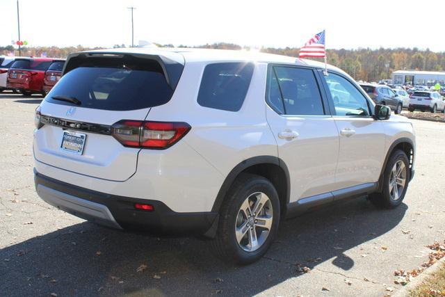 new 2025 Honda Pilot car, priced at $45,350