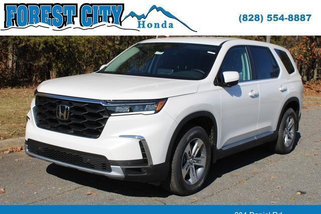 new 2025 Honda Pilot car, priced at $45,350