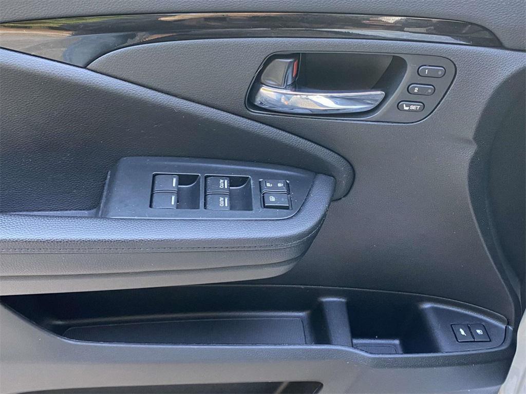 used 2022 Honda Pilot car, priced at $38,645