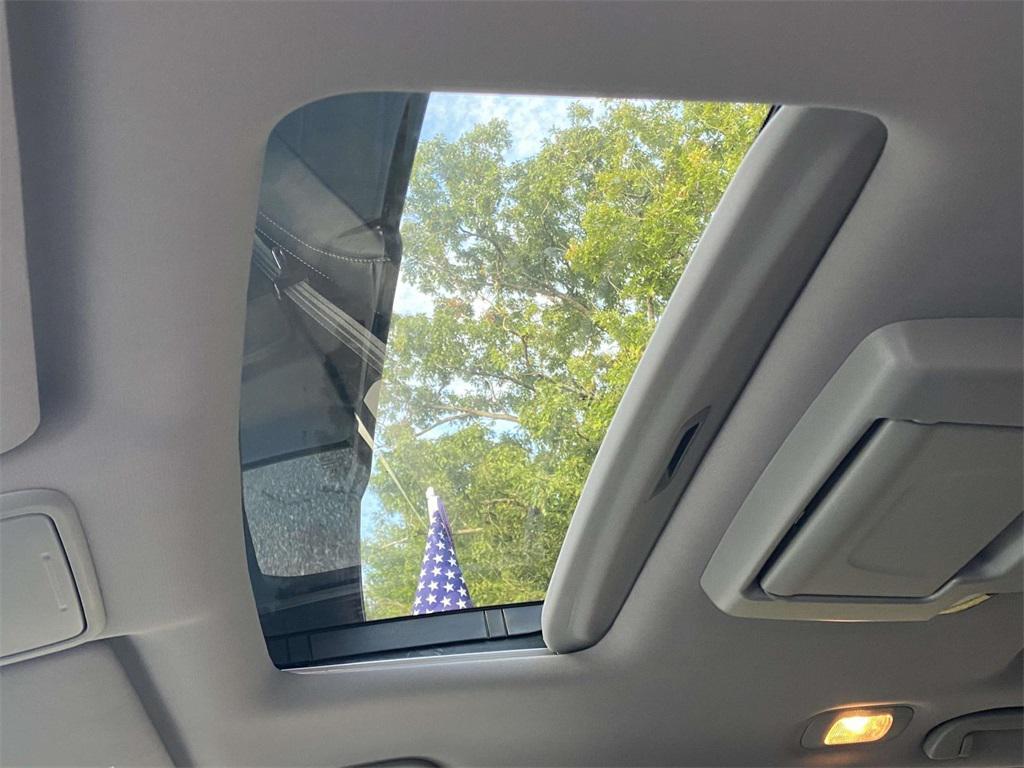 used 2022 Honda Pilot car, priced at $38,645