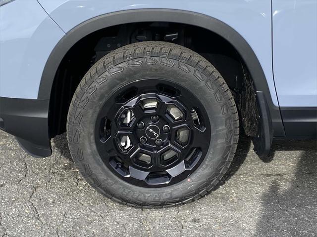 new 2025 Honda Ridgeline car, priced at $43,955