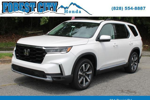 new 2025 Honda Pilot car, priced at $49,050