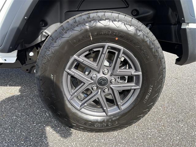 new 2026 Jeep Wrangler car, priced at $47,025