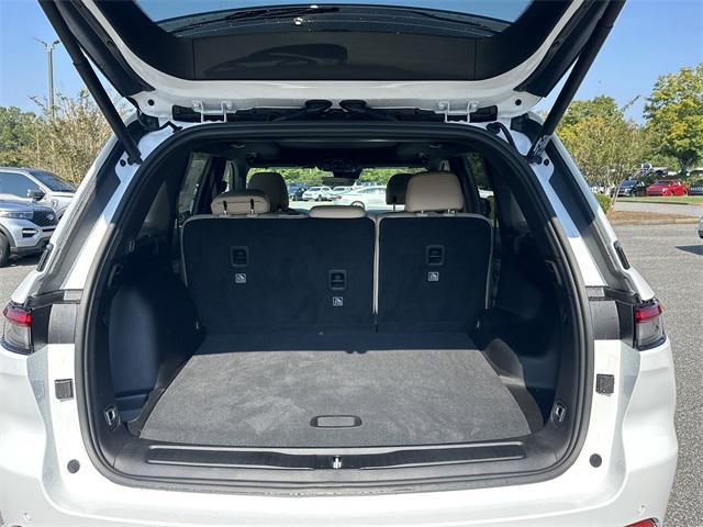 new 2025 Jeep Grand Cherokee car, priced at $40,974