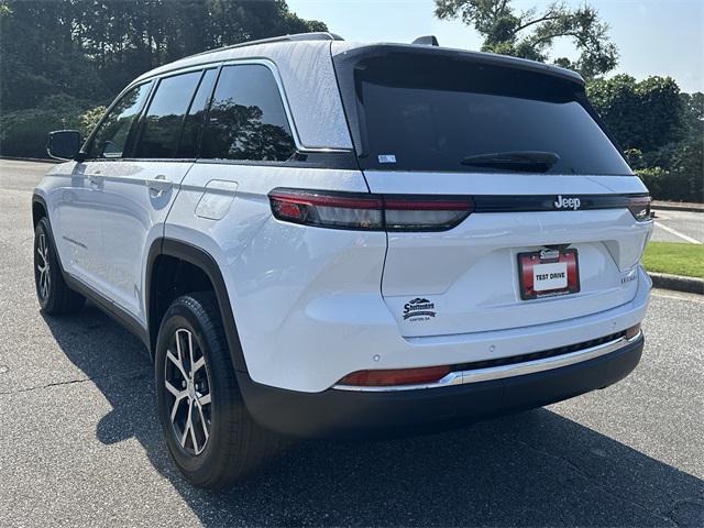 new 2025 Jeep Grand Cherokee car, priced at $40,974