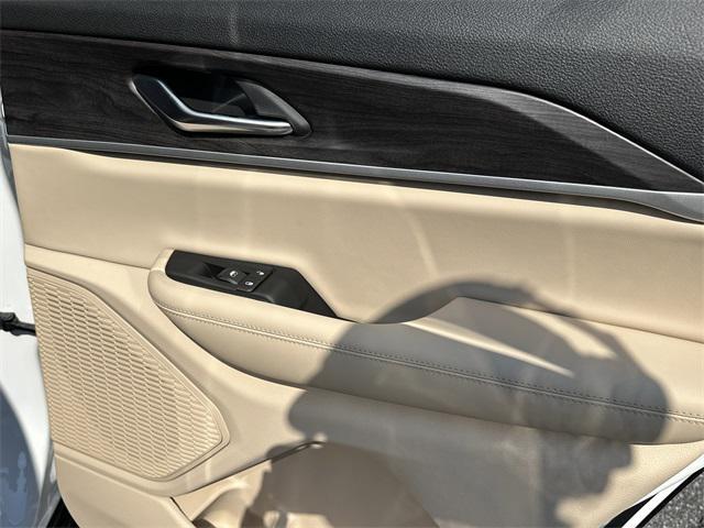 new 2025 Jeep Grand Cherokee car, priced at $40,974
