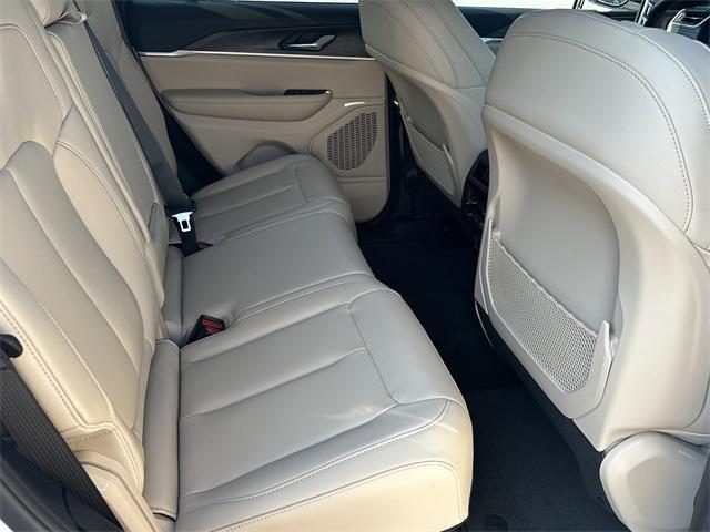 new 2025 Jeep Grand Cherokee car, priced at $40,974