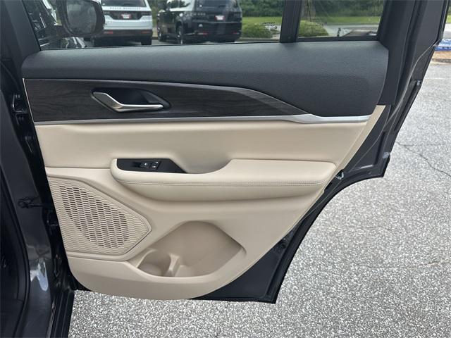 new 2025 Jeep Grand Cherokee car, priced at $38,870