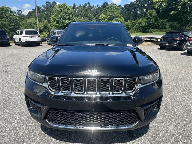 new 2025 Jeep Grand Cherokee car, priced at $38,662