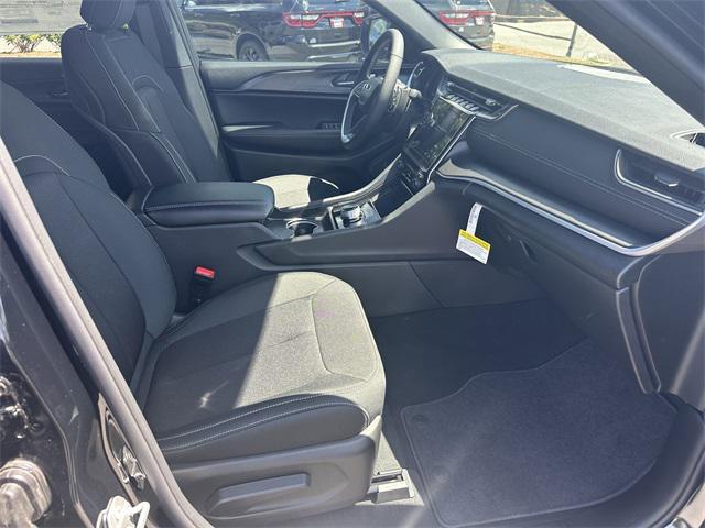 new 2025 Jeep Grand Cherokee car, priced at $38,662