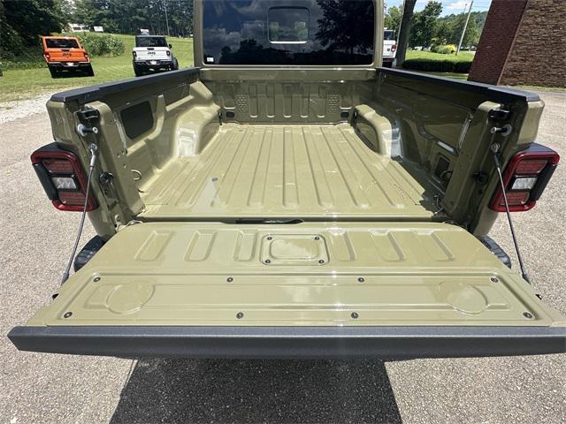 new 2025 Jeep Gladiator car, priced at $48,269