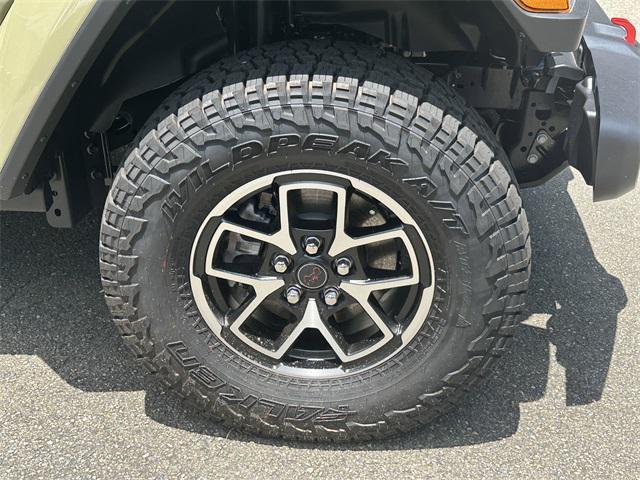 new 2025 Jeep Gladiator car, priced at $48,269