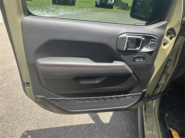 new 2025 Jeep Gladiator car, priced at $48,269