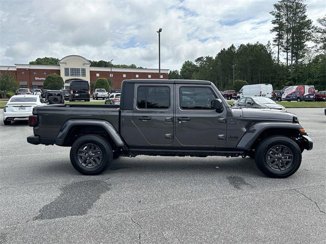 new 2024 Jeep Gladiator car, priced at $41,233